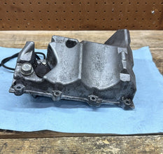 2008-2016 OEM YAMAHA YZF R6 - OIL PAN & SENSOR W/ DRAIN BOLT