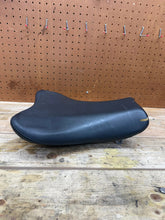 2005-2006 OEM SUZUKI GSXR 1000 GSXR1000 DRIVER FRONT SEAT SADDLE