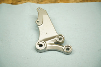 2006-2007 SUZUKI GSX-R600/750 FRONT RIGHT FOOTREST BRACKET