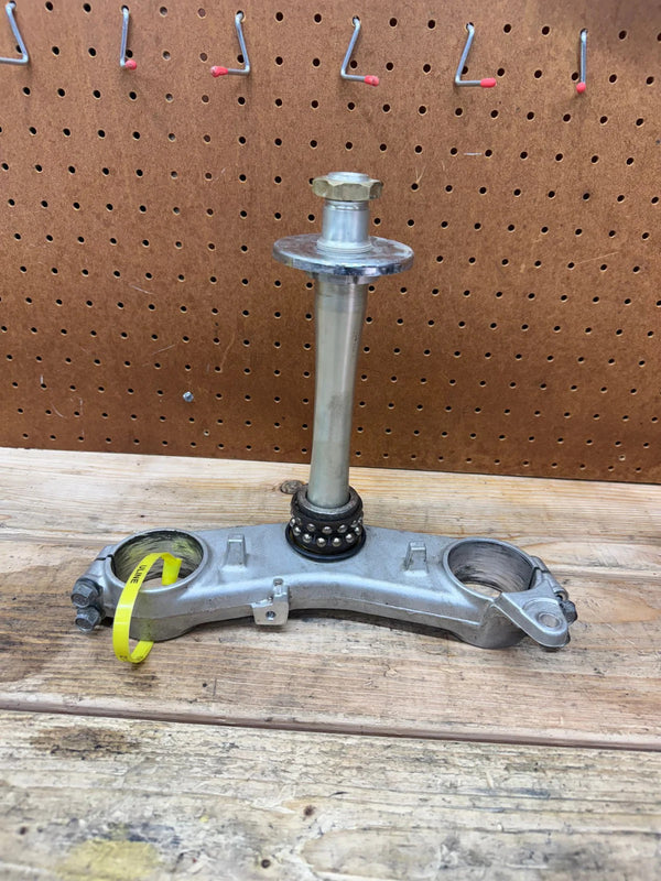 1999-2007 OEM SUZUKI HAYABUSA LOWER BOTTOM TRIPLE CLAMP