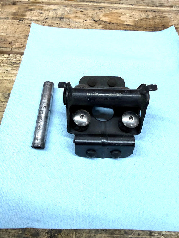 08-20 OEM SUZUKI HAYABUSA BRAND GAS TANK FUEL TANK BRACKET