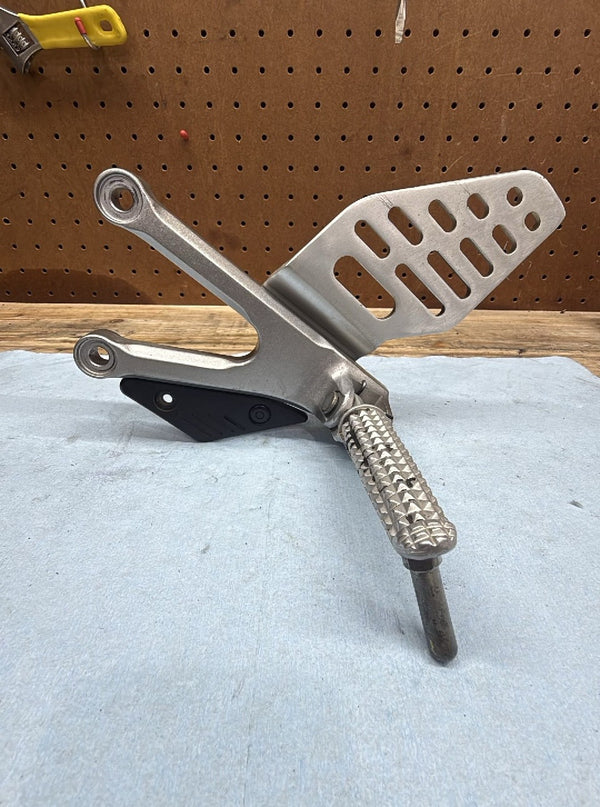 2008-2016 OEM YAMAHA YZF R6 - LEFT REARSET FOOT PEG