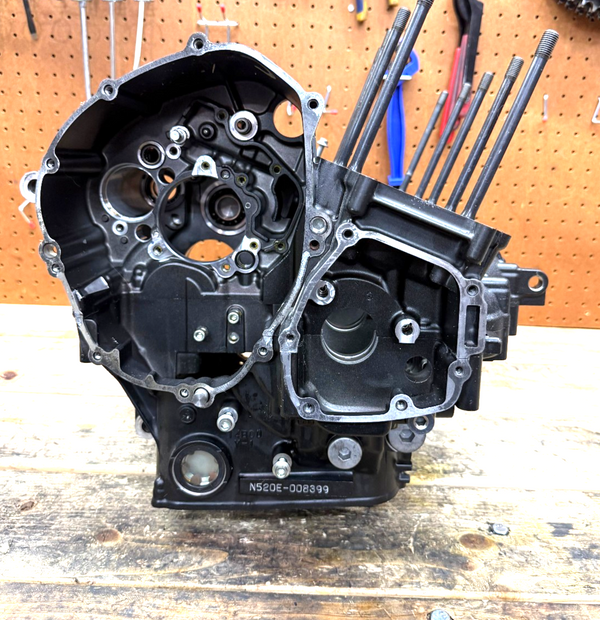 09-14 OEM YAMAHA YZF ENGINE MOTOR CRANKCASE CRANK CASES BLOCK