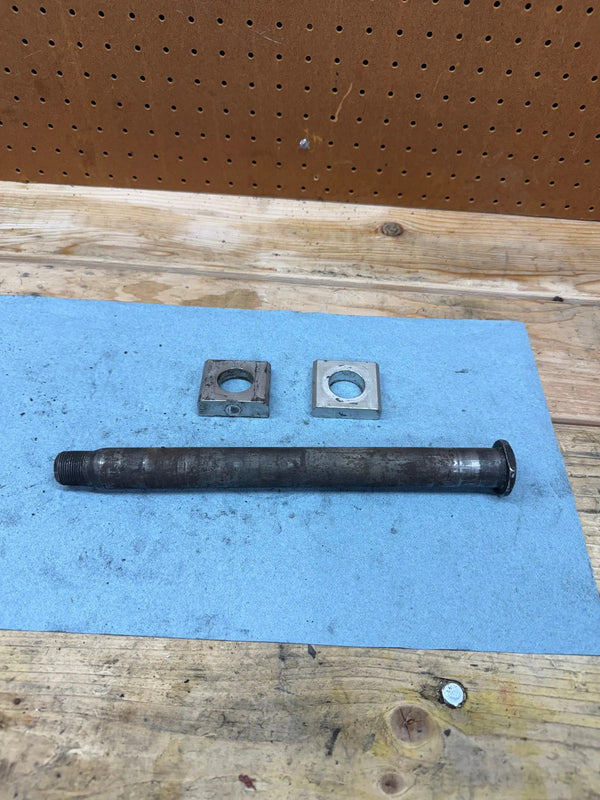 2004 - 2006 OEM YAMA YZFR1 R1 REAR WHEEL AXLE & ADJUSTERS