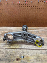 1999-2007 OEM SUZUKI HAYABUSA LOWER BOTTOM TRIPLE CLAMP
