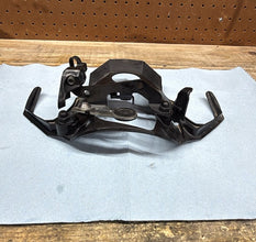 2006-2007 OEM YAMAHA YZF R6 - BOTTOM TRIPLE TREE FAIRING COWL BRACKET