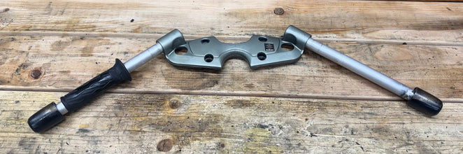 2008-2018 OEM SUZUKI HAYABUSA 1300R TOP TRIPLE CLAMP WITH CLIPONS