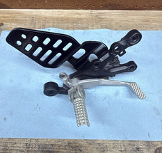 2008-2016 OEM YAMAHA YZF R6 - RIGHT REARSET BRAKE FOOT PEDAL PEG