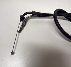 11-25 OEM SUZUKI GSXR600/750 - THROTTLE CABLES