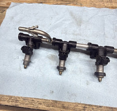 2001-2003 OEM SUZUKI GSXR600/750 - FUEL INJECTORS & FUEL RAIL