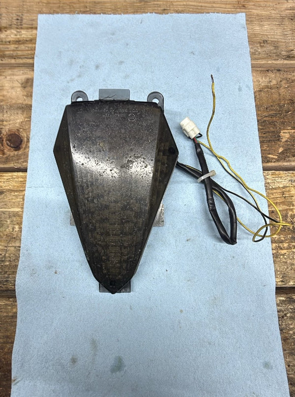 2006-2007 YAMAHA YZF R6 - REAR BACK TAIL LIGHT BRAKE LIGHT