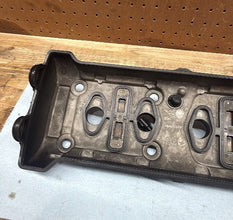 2006-2007 OEM SUZUKI GSX-R600 - VALVE COVER CYLINDER HEAD COVER MOTOR ENGINE