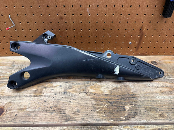 2006-2007 OEM SUZUKI GSXR 600 GSXR 750 LEFT SIDE SUBFRAME SUB FRAME SIDE