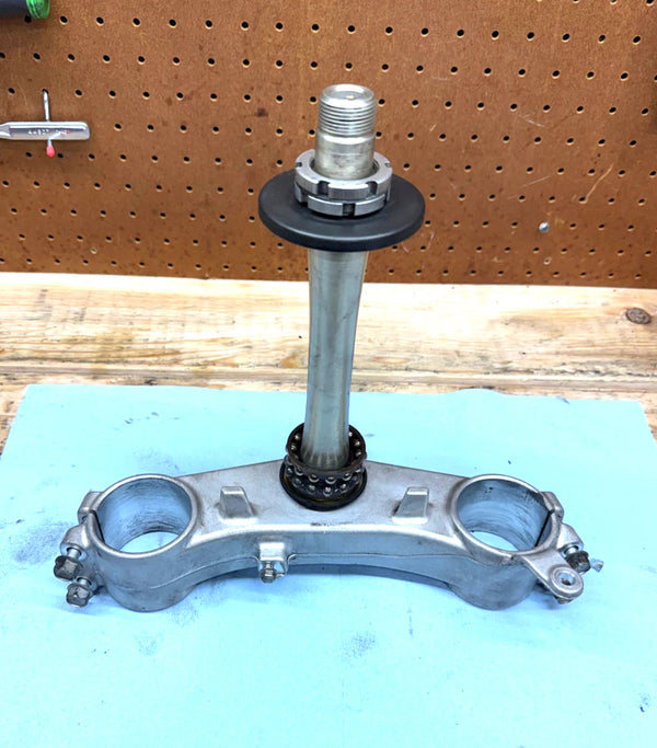 2008 OEM HAYABUSA 1300R BOTTOM TRIPLE TREE FORK HOLDER