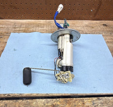 2006-2007 SUZUKI GSX-R600/750 - FUEL PUMP ASSEMBLY AND FLOAT LEVEL
