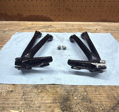 2006-2007 OEM SUZUKI GSX-R600/750 OEM PASSENGER PEGS