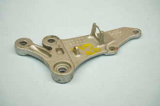 006-2007 SUZUKI GSX-R600/750 FRONT RIGHT FOOTREST BRACKET