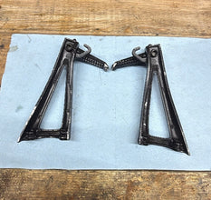 2006-2007 OEM YAMAHA YZF R6 - PASSENGER PEGS FOOT RESTS