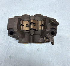 2006-2007 OEM YAMAHA YZF R6 - RIGHT CALIPER * DAMAGE *