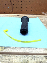 2007-2008 OEM SUZUKI GSXR 1000 RIGHT HAND THROTTLE GRIP TUBE