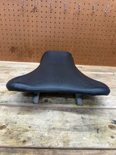 2005-2006 OEM SUZUKI GSXR 1000 GSXR1000 DRIVER FRONT SEAT SADDLE