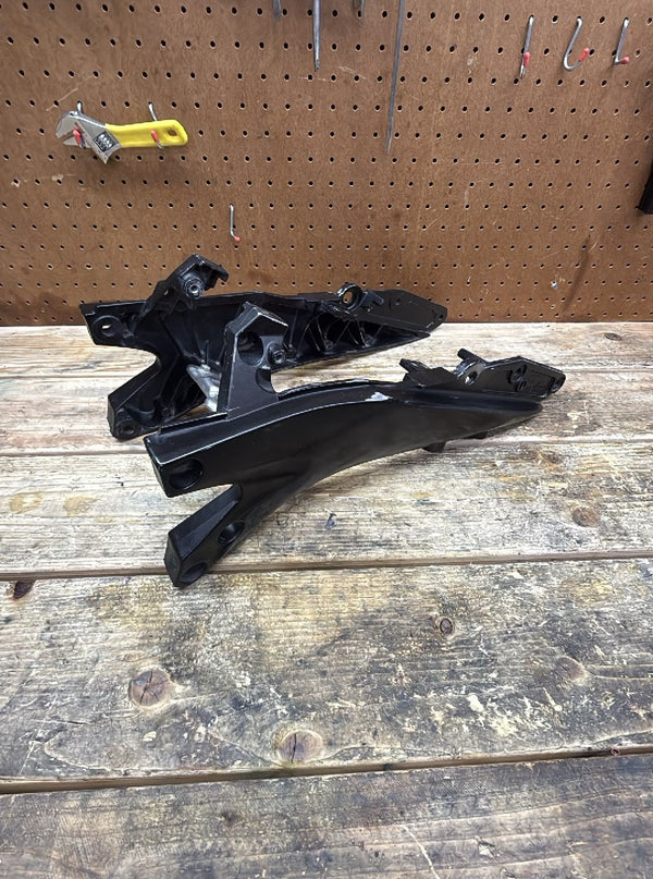 2006-2007 OEM SUZUKI GSX-R600/750 SUBFRAME SIDES & CONNECTOR