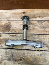 1999-2007 OEM SUZUKI HAYABUSA LOWER BOTTOM TRIPLE CLAMP