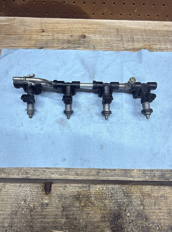 2001-2003 OEM SUZUKI GSXR600/750 - FUEL INJECTORS & FUEL RAIL