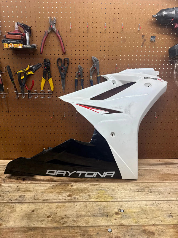 2006-2012 OEM TRIUMPH DAYTONA 675 675R RIGHT SIDE BODY PANEL FAIRING WHITE COWL