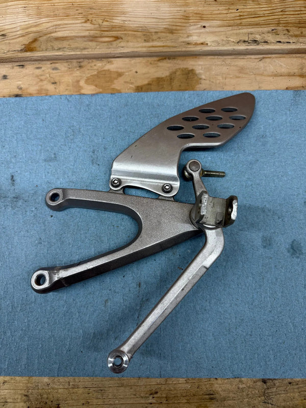 2004-2008 OEM YAMAHA YZF R1 LEFT REARSET REAR SET FOOT PEG