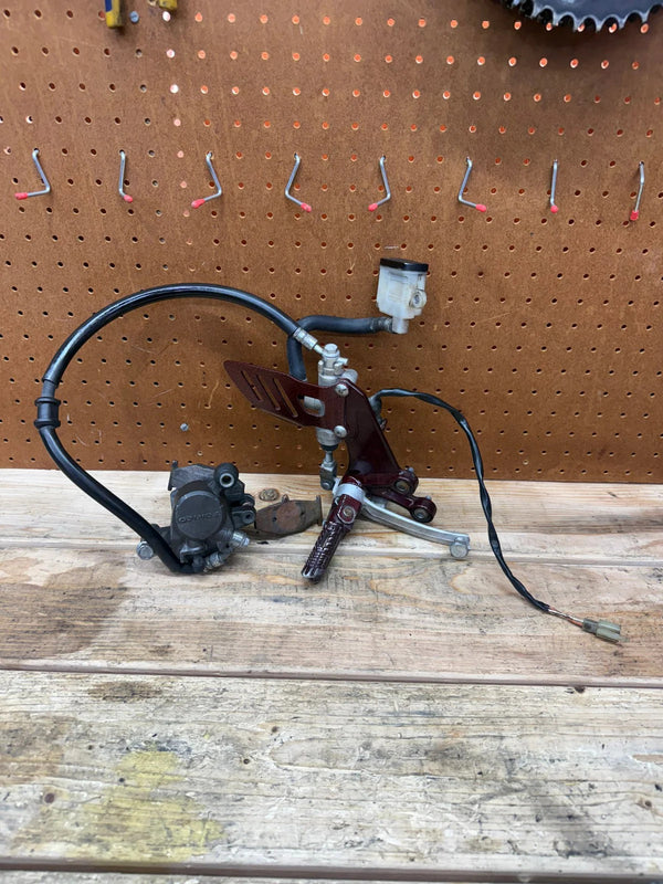2006-2009 OEM SUZUKI GSXR 600 750 RIGHT REARSET REAR SET / MASTER / CALIPER