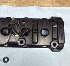2006-2007 OEM SUZUKI GSX-R600 - VALVE COVER CYLINDER HEAD COVER MOTOR ENGINE