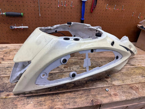 08-19 SUZUKI HAYABUSA PLASTIC REAR WHITE REAR BACK TAIL FAIRING COWL & LOCK