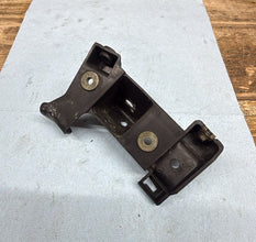 2006-2007 YAMAHA YZF R6 - FRAME SIDE BRACKET COWL