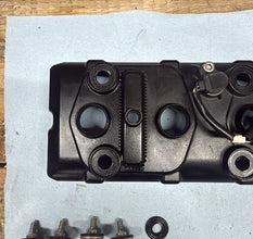 2006-2007 OEM SUZUKI GSX-R600 - VALVE COVER CYLINDER HEAD COVER MOTOR ENGINE