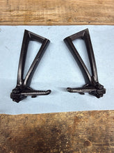 2006-2007 OEM YAMAHA YZF R6 - PASSENGER PEGS FOOT RESTS
