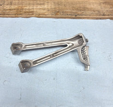 2006-2007 OEM SUZUKI GSX-R600/750 - LEFT PASSENGER PEG