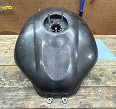 2001-2002 YAMAHA YZF R6 - FUEL TANK GAS TANK PETROL RESERVOIR