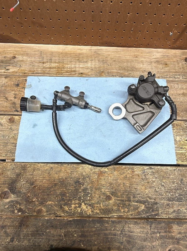 2006-2007 OEM YAMAHA YZF R6 - REAR CALIPER / MASTER AND RESERVOIR