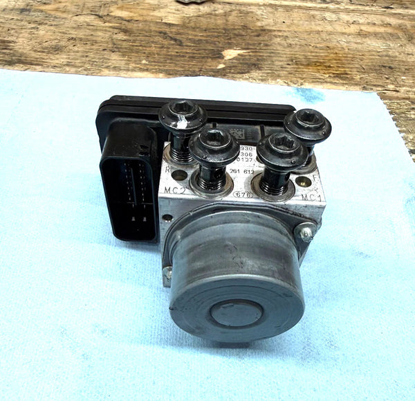 17-20 OEM YAMAHA YZF R6 ABS PUMP UNIT MODULE