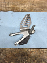 2006-2007 OEM YAMAHA YZF R6 - LEFT REARSET BRACKET & HEEL GUARD