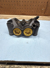 2006-2007 OEM YAMAHA YZF R6 - RIGHT CALIPER * DAMAGE *