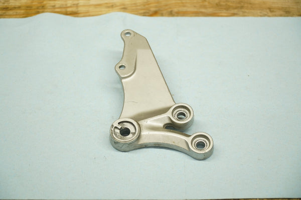 006-2007 SUZUKI GSX-R600/750 FRONT RIGHT FOOTREST BRACKET