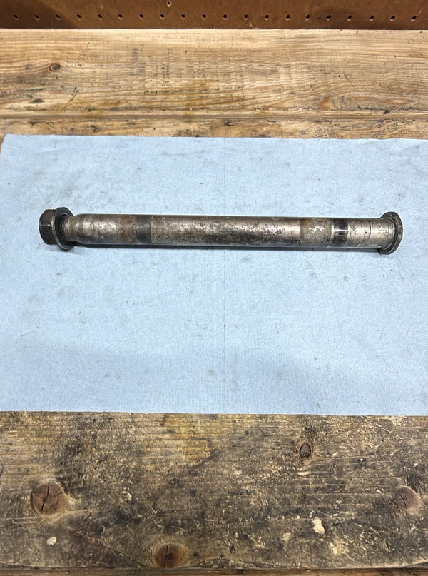 2008-2016 OEM YAMAHA YZF R6 - REAR AXLE & NUT