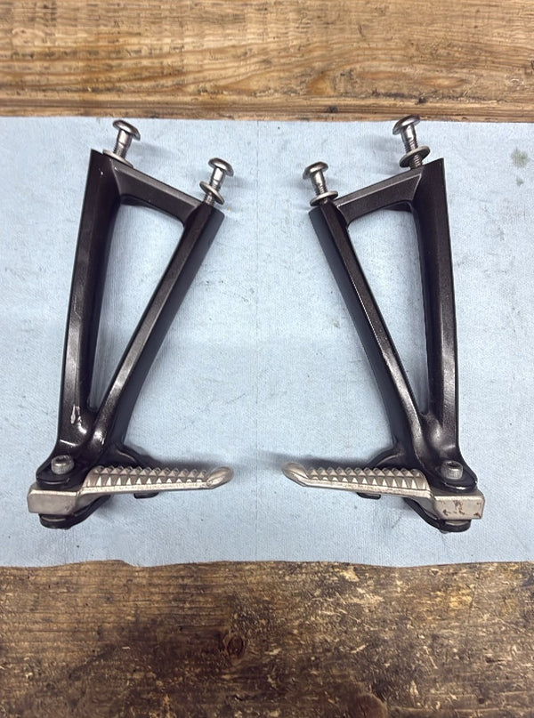 2008-2016 OEM YAMAHA YZF R6 - LEFT & RIGHT PASSENGER PEGS
