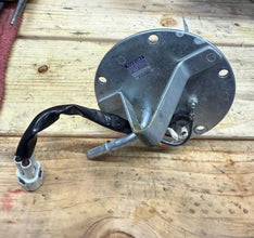 2008-2009 GSXR 600/750 OEM FUEL PUMP BRACKET & WIRING
