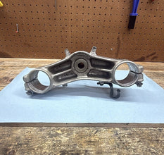 2006-2007 OEM KAWASAKI NINJA ZX-10R - LOWER BOTTOM TRIPLE TREE FORK TREE CLAMPS