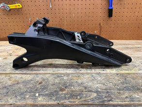 2006-2007 OEM SUZUKI GSXR 600 750 REAR BACK TAIL SEAT SUBFRAME