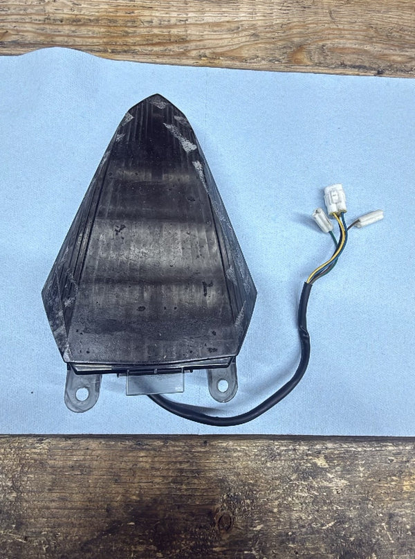 2006-2007 OEM YAMAHA YZF R6 - SMOKED TAIL LIGHT