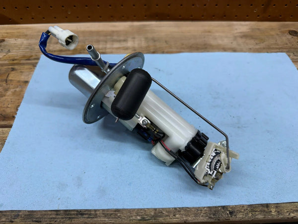 2006-2007 SUZUKI GSXR 600 750 OEM FUEL PUMP ASSEMBLY 15100-01H00 *LOW MILES*